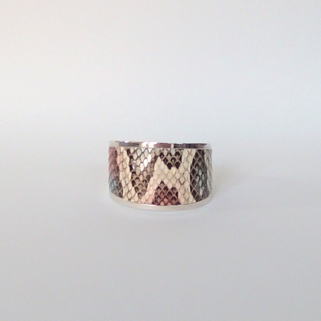 BRAZALETE  PIEL DE SEPIENTE PITON NATURAL FANTASIA DE LATON BAÑADO EN RODIO