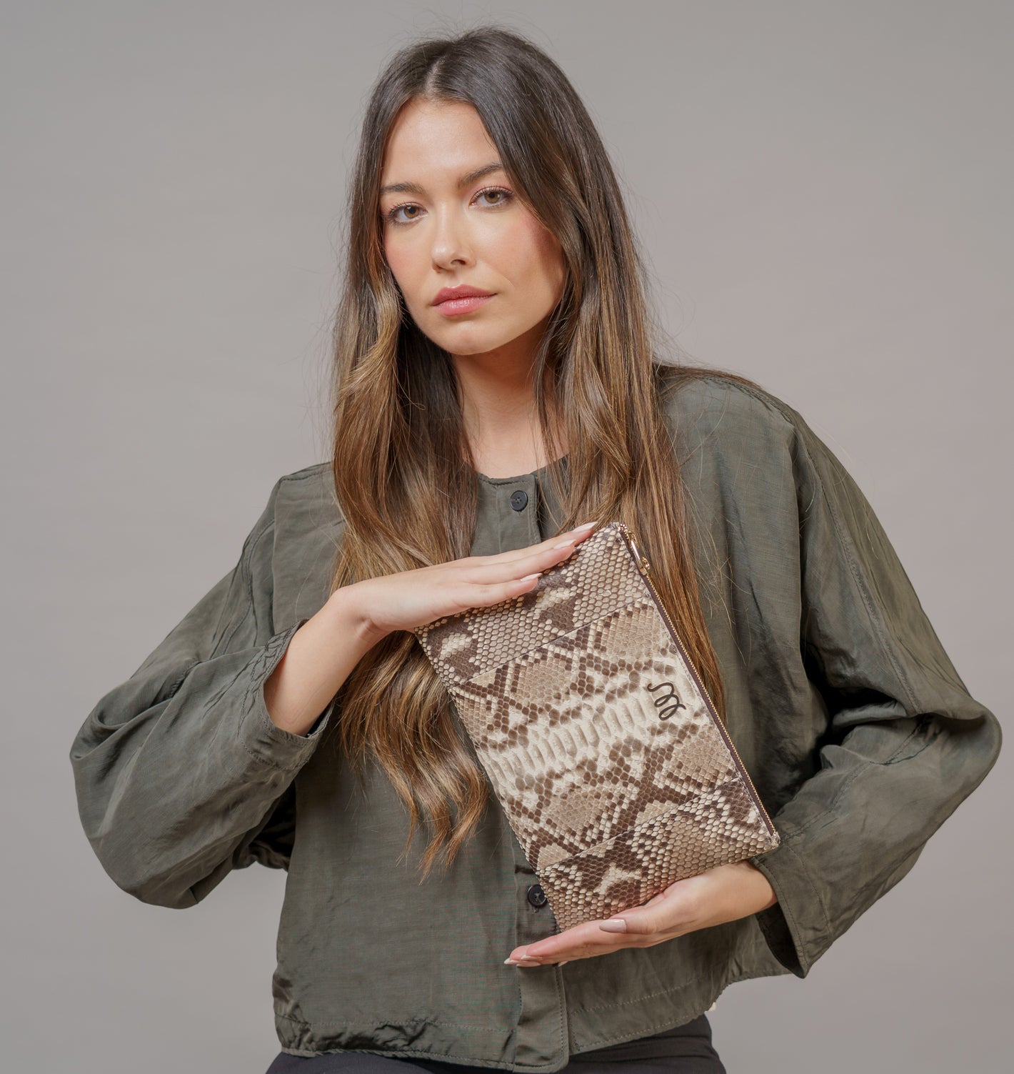 Bolso Cartera de mano clutch serpiente pitón auténtica hecho en España color piedra